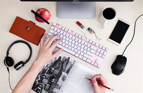 房车旅游去哪里加电